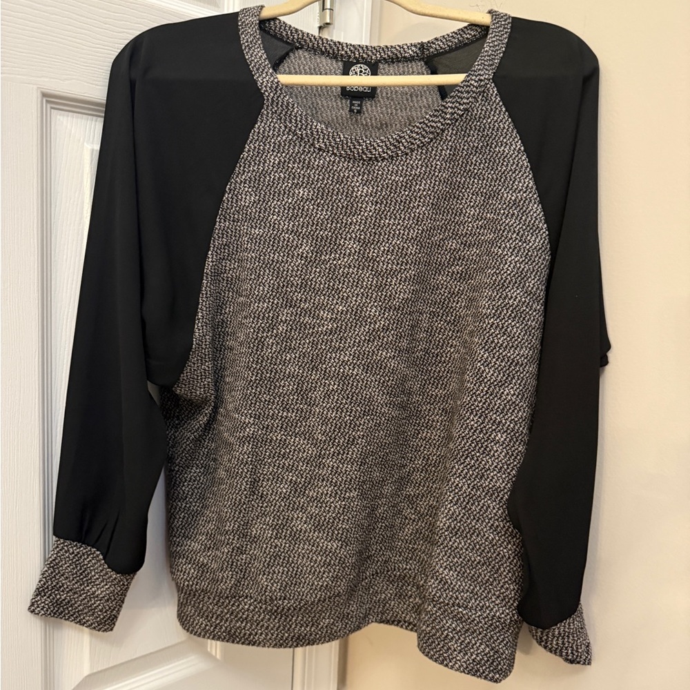 Bobeau Gray and Black Top - sheer sleeves